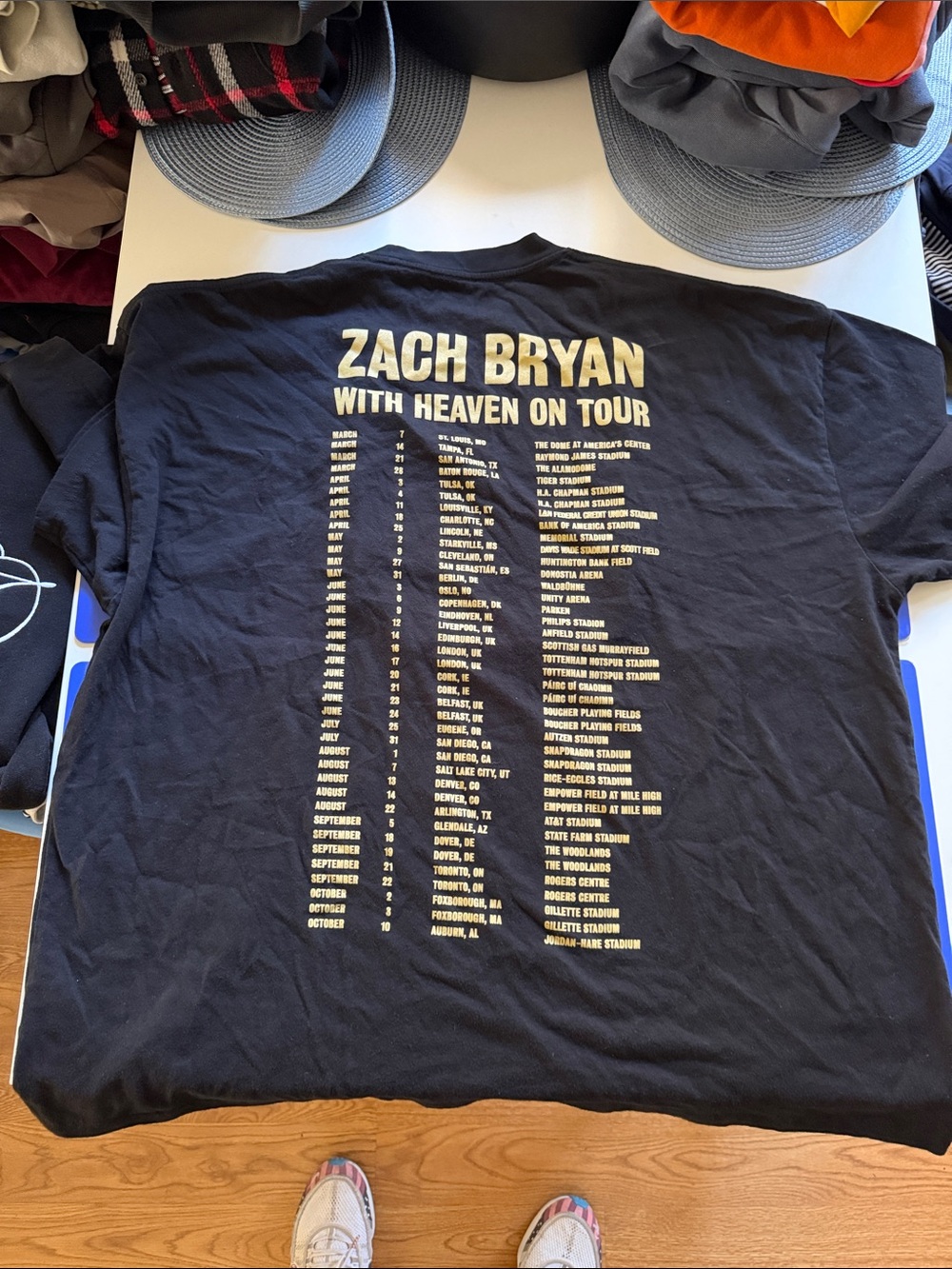 Fruit of the Loom Black Zach Bryan "With Heaven On Tour" Graphic Tee - Picture 4 of 5